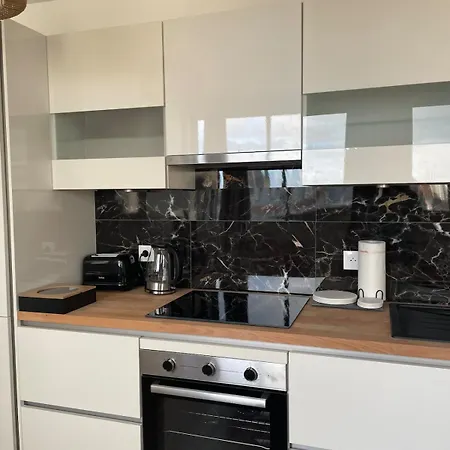 Cozy With Parking And Panoramic Views! *