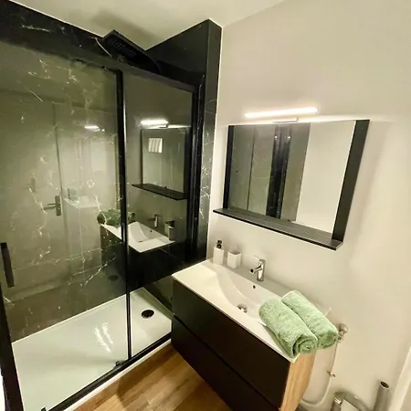 Apartmán Cozy With Parking And Panoramic Views!