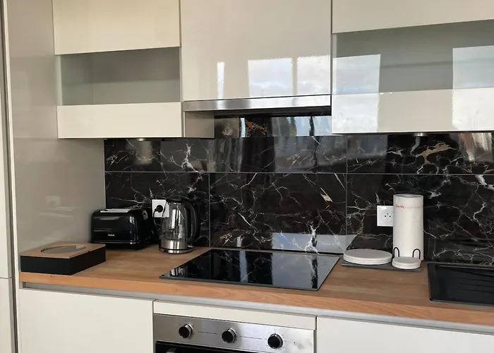 Cozy With Parking And Panoramic Views! *